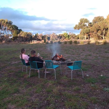 Appartamento Bretts Rest Aza Kingscote Esterno foto